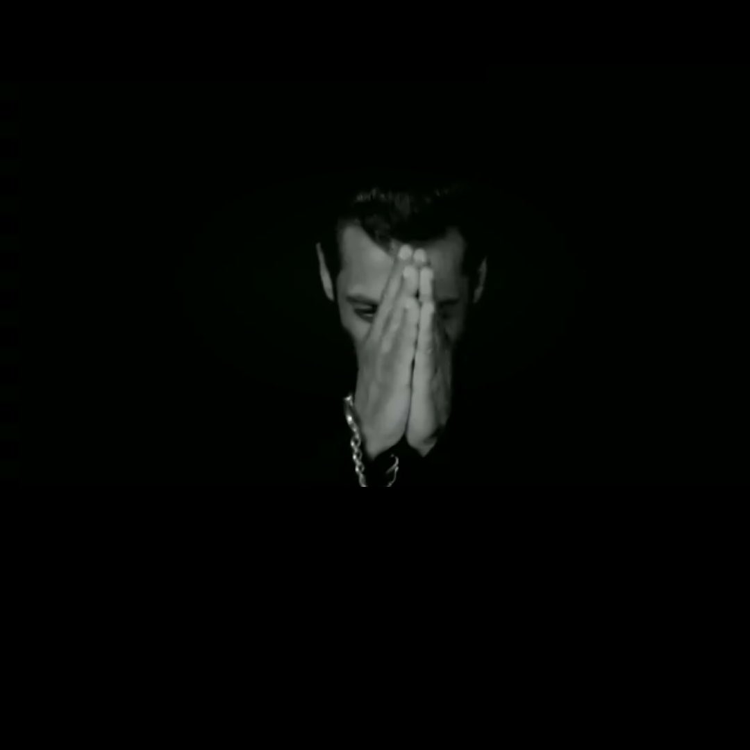 ShivaSalmaniac's tweet photo. The biggest Superstar with the biggest approach is doing his best to spread awareness of the deadly virus and this time with a song!
Salmania having their best time during the lockdown.
Thank You @BeingSalmanKhan Bhai. Love You. ❤️
#IndiaFightsCorona
#PyarKaronaOutTomorrow https://t.co/la0qwjPz3B