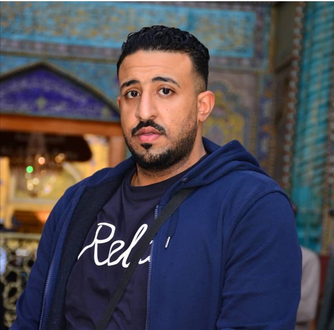 BHRevolutionist's tweet photo. عاد لوطنه
ولكنه عاد روحاً بلا جسد

عاد لأمه ولكن بذكرياتها ودموعها
لم يعد لها أحمد كما كان فرحها وأملها

عاد لأحبته
عاد في قلوبهم يبلسم جراحهم بابتسامته

عاد أحمد ليقول لكم
رحلت غريباً عن وطني لأجل كرامتكم
فهل ستبيعون دمي لقاتلكم

#أحمد_الكراني

وداعاً حبيبي والملتقى عند الحسين https://t.co/cUGK6BZN2i