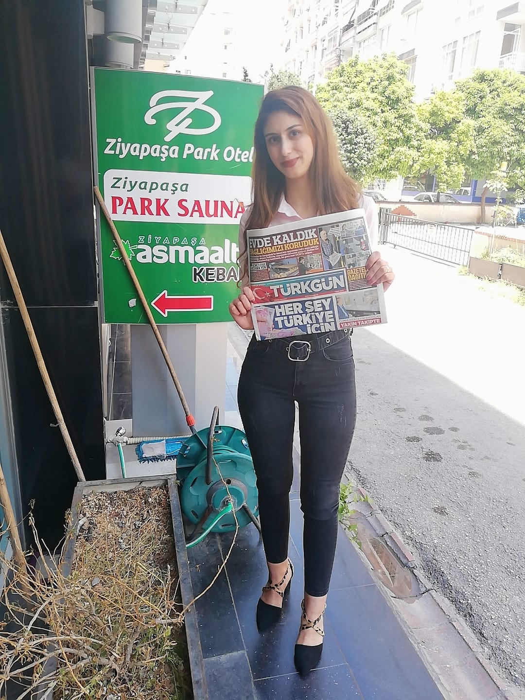 ibrahim ispaha on twitter ziyapasa park otel calisanlari diyor ki pazar gunu demek keyifle turkgun gazetesi okumak bu arada gazetemizin otele her gun aldiran ve kampanyamiza destek veren gorunmez kahramanimiz ziyapasa park