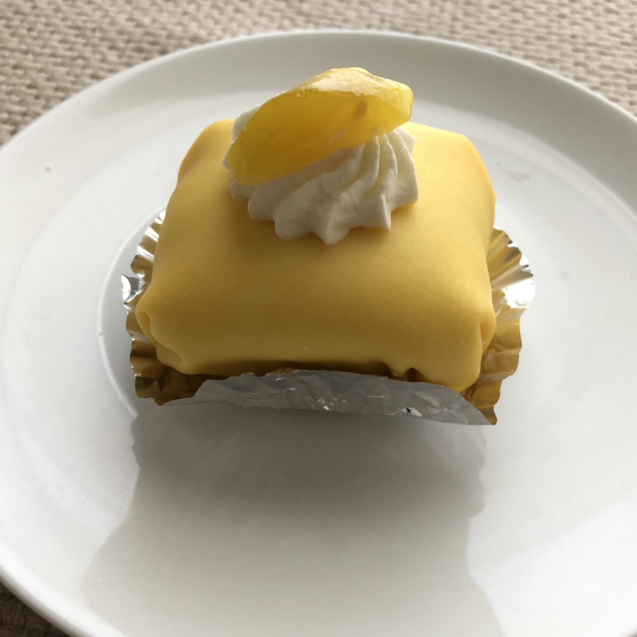 ট ইট র Lejewo 天白区で昔からやってるケーキ屋さんのロスロリエン 名前は忘れたけどクレープでクリームを包んだケーキがとても美味しかったです T Co Yalxibvkeb ট ইট র