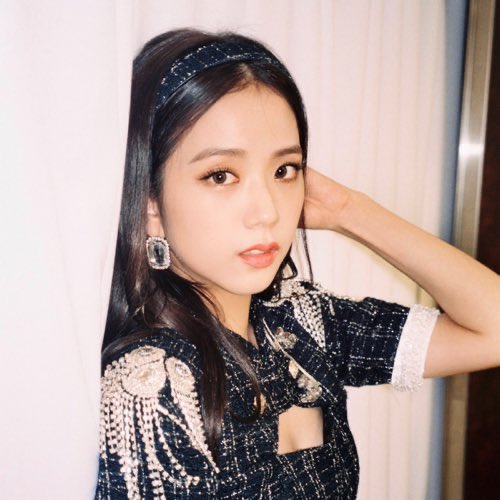 (jisoo ch+ profile pics)