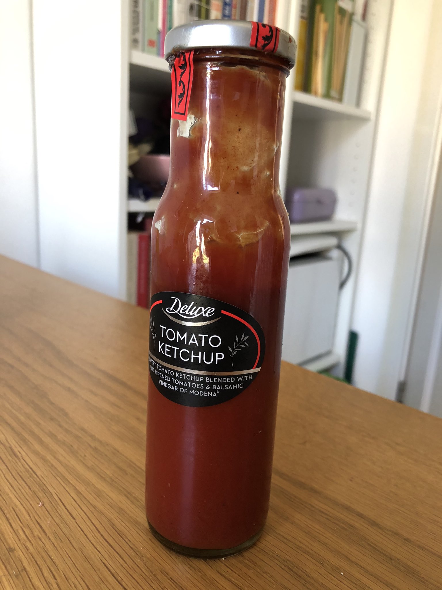 Halve cirkel Peregrination Knooppunt DillyTante on Twitter: "So, Lidl do this ketchup which tastes just like  Tiptree &amp; I'm in love. Move over Heinz, there's a new German condiment  in town! https://t.co/kHgRhHUXrU" / Twitter