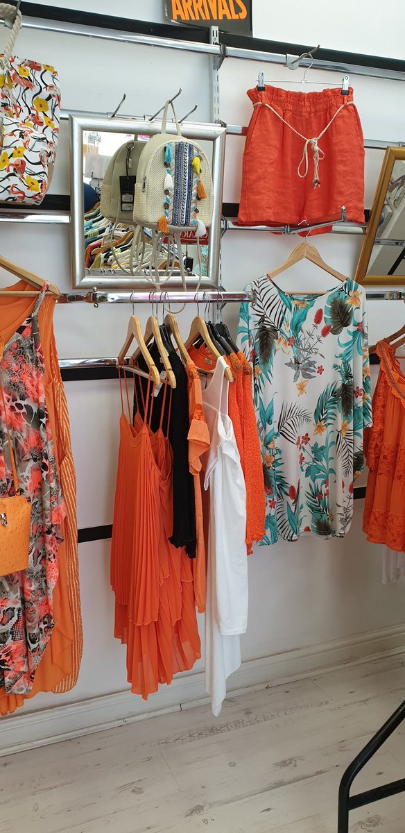 LocketteFashion's tweet photo. Missing all my lovely customers🌷 https://t.co/20u88PrJ5x