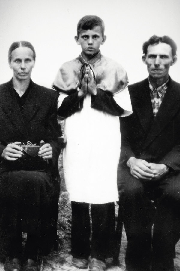 Być wolnym, to żyć zgodnie ze swym sumieniem. - Jerzy Popiełuszko.

W oczach tkwi siła duszy.  [Dopóki wiara nie ruszy.]