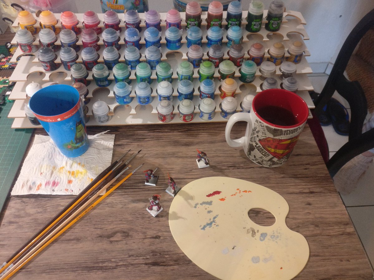 HugoQuintens's tweet photo. When it's sunday ans it's creative workshop Time!!
Mini-spiderman and some miniatures painting in progress!
Share yours !!
#hamairon #hama #MARVEL #dccomics #PaintingWarhammer #WarhammerCommunity #TogetherAtHome #ConfinementJour33 https://t.co/dxUXkxiB7B