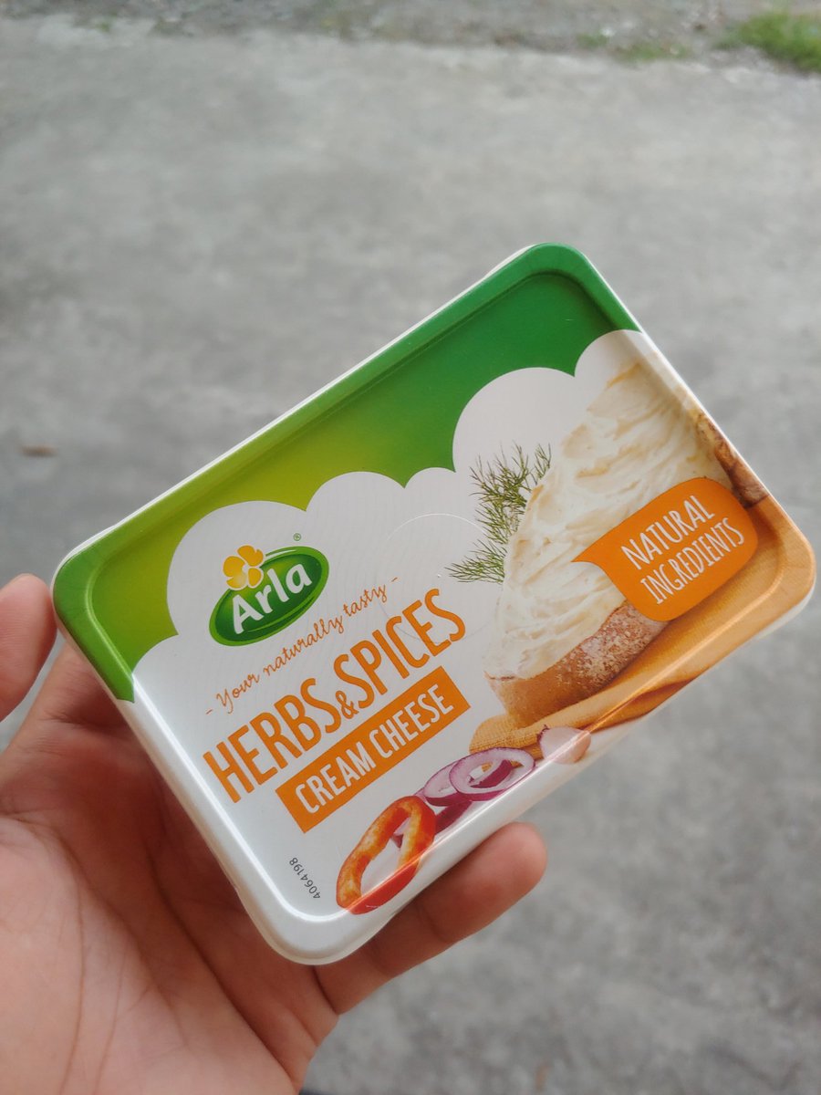 superianjer's tweet photo. Ding ang bato! Arla! Haha. For the love of Angel Locsin @143redangel. Next time yung gatas naman kapag may stock na. 😍 https://t.co/CvRrQOxY2v