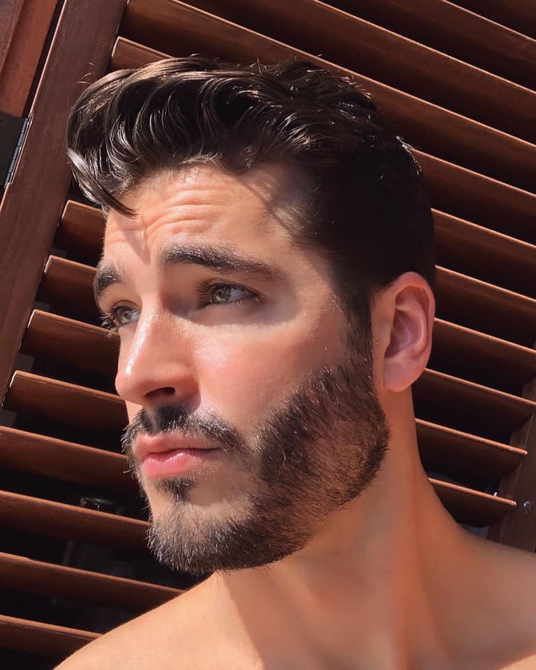 EV9oDrCXQAAKsDg?format=jpg&name=medium