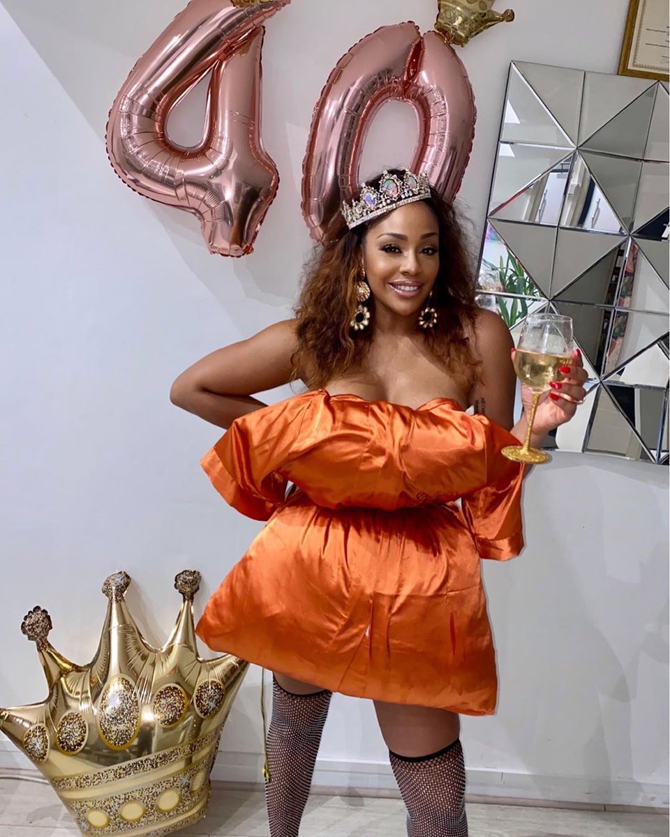 TeamRetory's tweet photo. happy birthday @LudivineRetory 😍🥰😘 #TPMP https://t.co/F2g3WePK0i