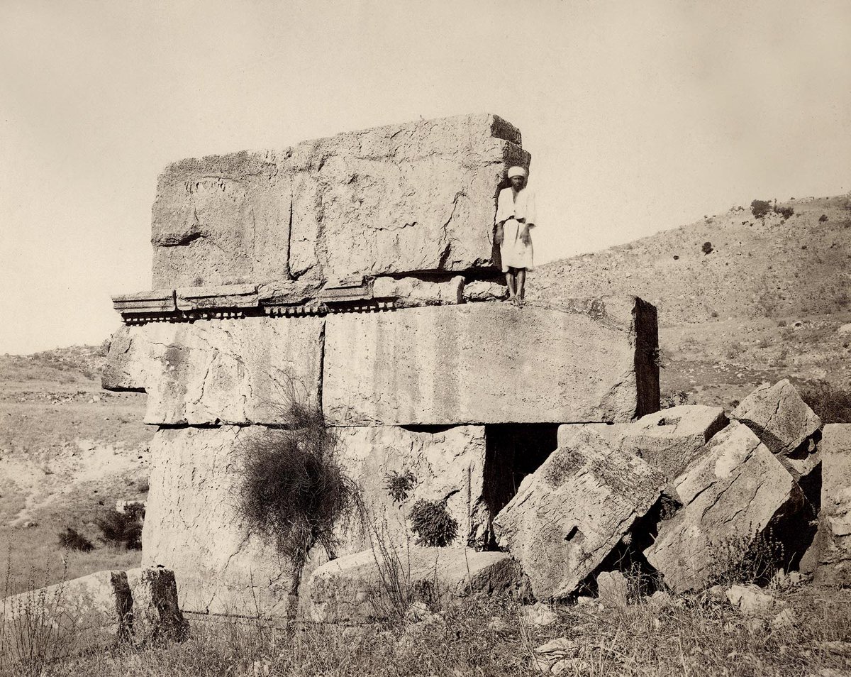 It's now been restored but in 1867 when Charles Warren and his team from the  @PalExFund visited, it was a ruin as this photo from the archives shows.