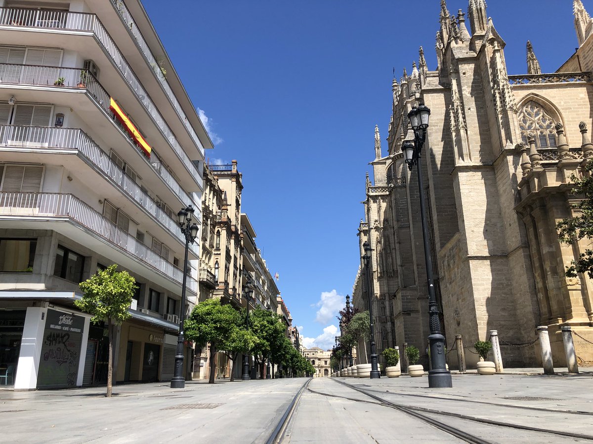 FranVergara94's tweet photo. Todo en orden por SEVILLA. 

Maravilla del mundo. Una ciudad EJEMPLAR.

Pronto saldremos de esta situación, todos juntos. 

#SevillaHoy https://t.co/Tgb3QuAPik