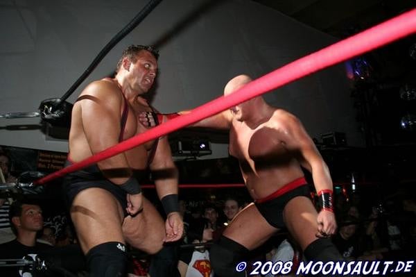 Lost_Rebel_BB's tweet photo. #setbacksunday vs @PCOisNotHuman #wXw16Carat 2008 #greatmemories https://t.co/DYVvjynQSb
