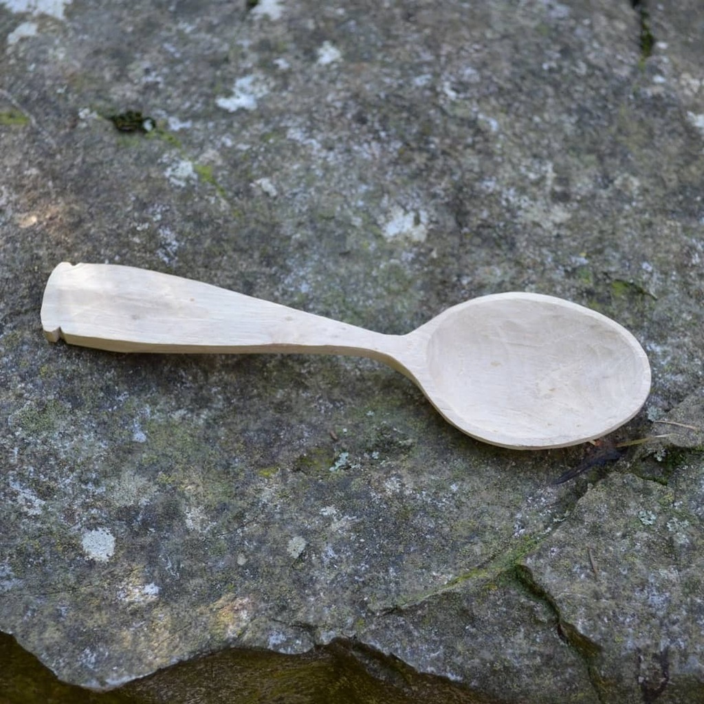 Medium sized tea spoon, it just needs a coat of oil and some burnish and it will be ready to be used 😀 instagr.am/p/B_KOczWDHp5/