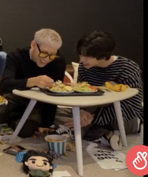 Pluieinjune's tweet image. เราเข้าใจนายมาร์ค เราเข้าใจ