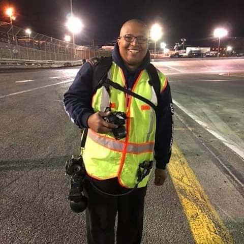 JeffGravatt's tweet photo. I really don't know what to say...... My heart is truly broken. Rest in peace my way too young friend. Whenever I fist bump I will think of you. FIST BUMPS FOREVER! https://t.co/762teVqQfv