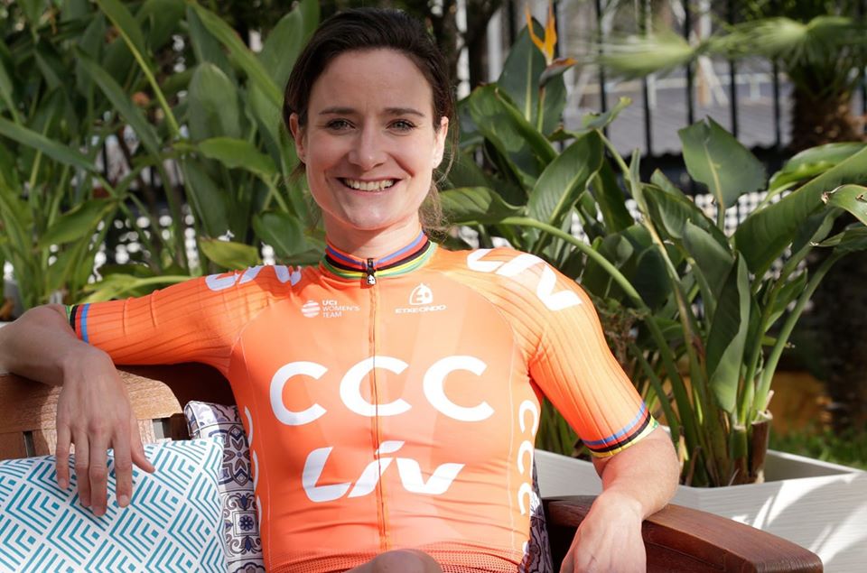 CiclismoInter's tweet photo. Marianne Vos protesta ante el vergonzoso ninguneo de la UCI con el ciclismo femenino https://t.co/Th6AOGijuN #coronavirus #ciclismo https://t.co/quTYuCJxOs