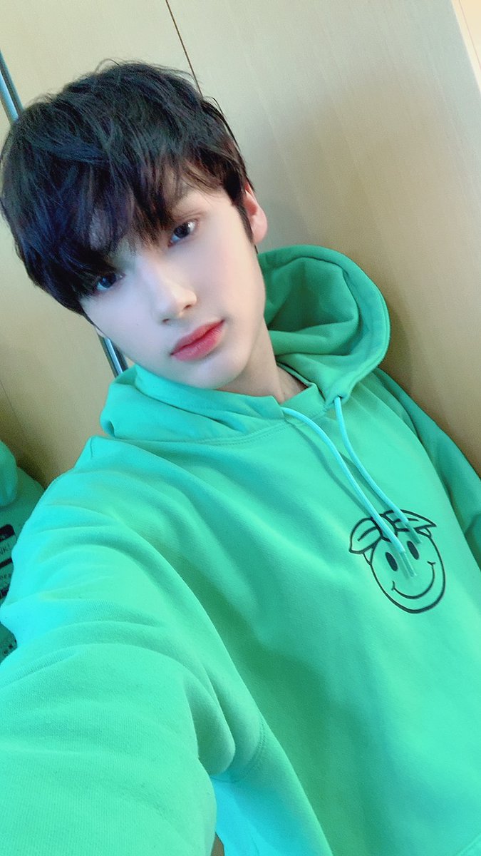 TXT_members tweet picture