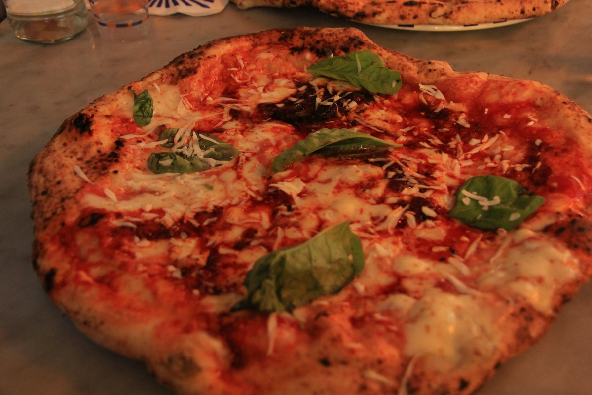 Forgive the blurry photos. It was probably a mix of excitement and hypoglycemia. We waited for 2 hours to try these  @ginosorbillo pizza (Margherita Bufala and Calabrese), still the best ones I've ever had. Will line up again when I get the chance!