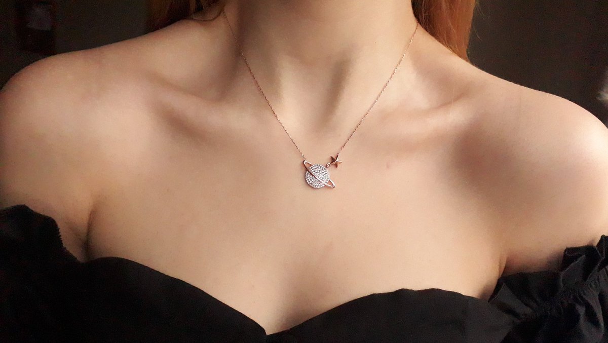 amesoeurjewelry's tweet photo. ÇEKİLİŞ ZAMANI❤❤
Geçirdiğimiz bu zorlu karantina sürecinde moral çekilişlerimize devam etmek istiyoruz. Siz değerli takipçilerimizden 1 kişiye çok sevilen rose satürn kolyemizi hediye etmek istiyoruz.
Yapmanız gereken bizi takip edip bu tweete rt yapmak.Bol şans❤❤ https://t.co/PJWgttpyrw