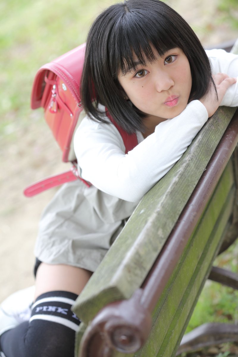 js少女純 2020.03.22 ラストランドセル撮影会 at どんどんどんの森 佐賀乙女みゅースター：愛純百葉（@LittleStar_HEG）  （後半→私服） #佐賀乙女みゅースター #愛純百葉 #MOMOHA #ポートレート #どんどんどんの森 #ラストランドセル #JS卒業  https://t.co ...