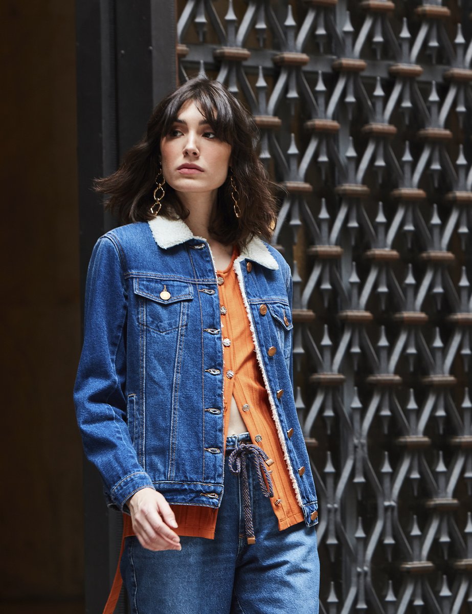 jaqueta jeans com pelo sintetico