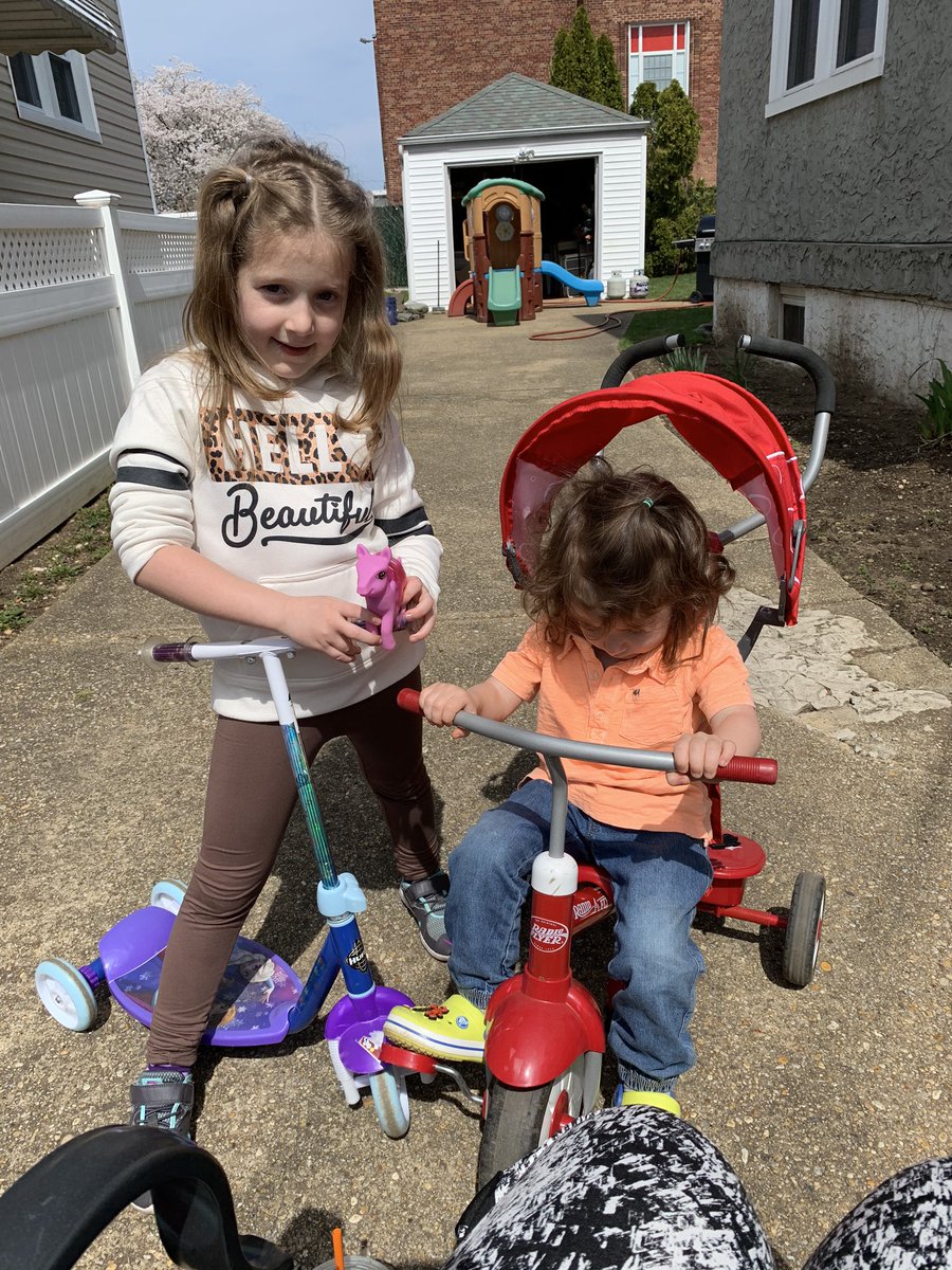 llrStaceyK's tweet photo. Enjoying the great outdoors! #homeschooling @Hampton_Street @ms_oddo @mrspingitore https://t.co/ozJmC1efV0