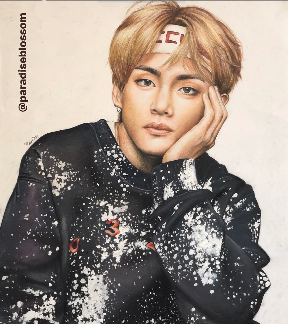 TaheriParmida's tweet photo. The first #colorpencil #Taehyung drawing of Bangtan boys🤍do you remember this?I did it about 2 years ago btw it’s still my fav art! @BTS_twt @bts_love_myself @bts_bighit @BTS_jp_official @BigHitEnt #KimTaehyung #v #BANGTAN #BTSV #Armyfanart #kpopfanart https://t.co/7EQM2Rhpru