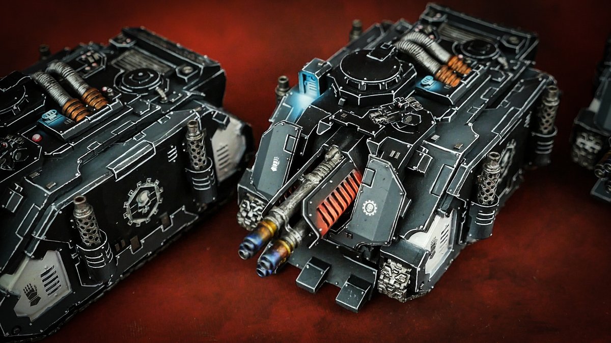 TopMiniatures's tweet photo. What’s better than a Vindicator? A vindicator with a gigantic laser mounted on top of it!

We painted it with some cool scorched barrel effects using Yellow, Red, Blue &amp; Black glazes

#paintingstudio #primaris #ironhands #ferrusmanus #astartes #spacemarines #freehand #vindicator https://t.co/21g4DhF7MS