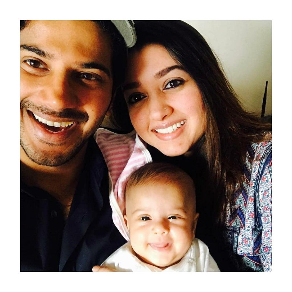neha_dq's tweet photo. Maryam Ameerah salmaan👑🤩
After a long  one beautiful family picture 😍❤
@dulQuer
@amaalnizam
@basil4u
#likefatherlikedaughter #dqsalmaan #amaalsalmaan #maryamsalmaan #dulquersalmaan #kunjikka #DqnAnM😘  #miyu#heartthrob #justdqthings #familyfullfilled #PictureOfTheDay https://t.co/2N9Kmi8Ian