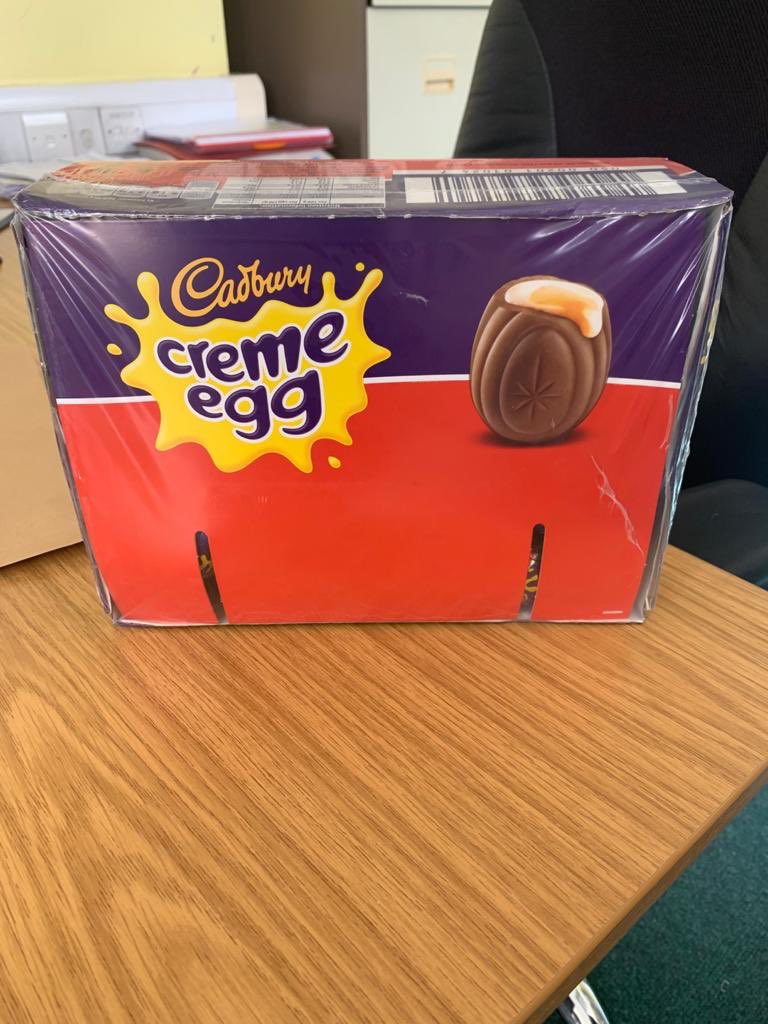 dentj1996's tweet photo. Thanks Value Centre Nenagh for their extra kind delivery of 1000 Cadbury’s Creme Egg to the staff of Nenagh Hospital @ryan_cathrina @HSEvalues @HobbertMairead @ULHospitals https://t.co/uR4TL3CJit