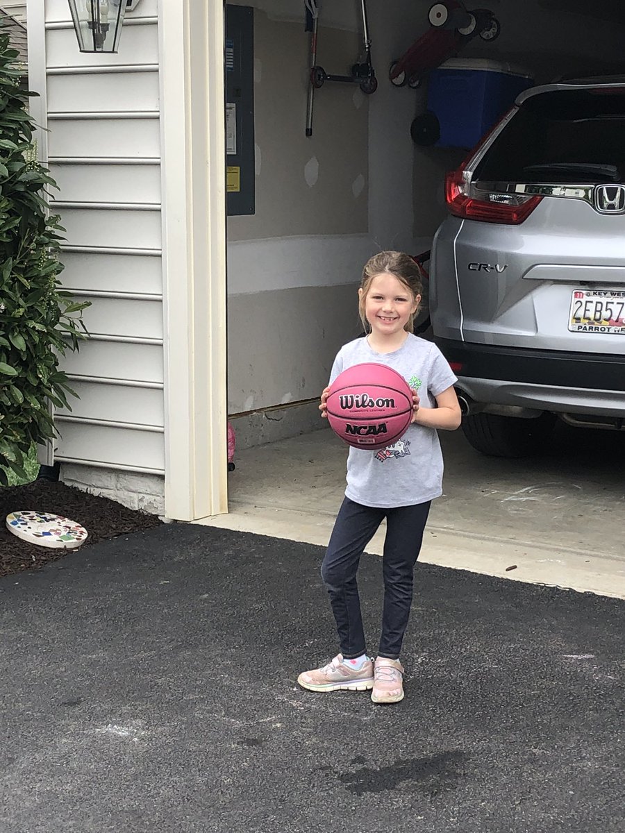 In between visiting two great classes this morning @MissSalisburysK and @jenarmentaPES, tele conferences and meetings, I had to get outside to supervise recess. #TheNewNorm #MissPES #StayHealthy