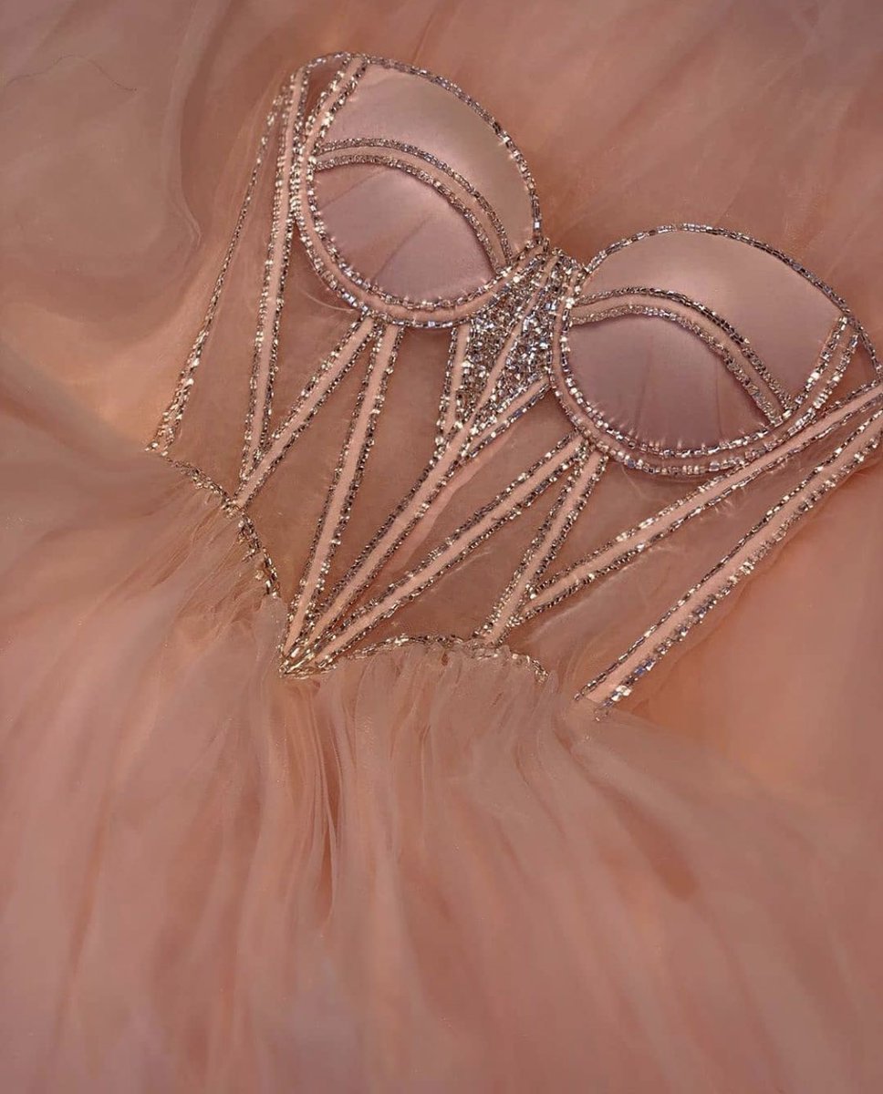 femmeduart's tweet photo. corset dresses by vlora mustafa https://t.co/I3YPXxl7ZL