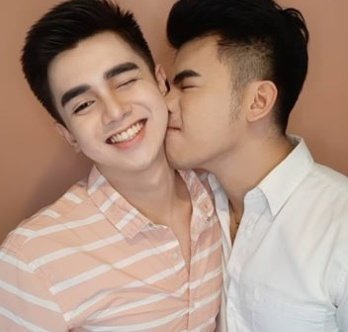 charkusfanpage's tweet photo. ISANG MALAKING HAPPY ANNIVERSARY SAINYO @charkusph  MORE YEARS OF LOVE AND HAPPINESS PARA SAINYO ANDITO LABG KAMI NG BABYLOVES TO SUPPORT YOU ALL THE WAY❤️🏳️‍🌈 #CHARKUS #BABYLOVES #CHARKUSPH https://t.co/NLKFZEtyYI