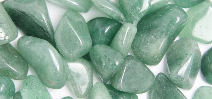 AᴠᴇɴᴛᴜʀɪɴᴇAventurine reinforces leadership qualities and decisiveness, promotes compassion and empathy. It stabilises one’s state of mind, stimulates perception and enhances creativity.