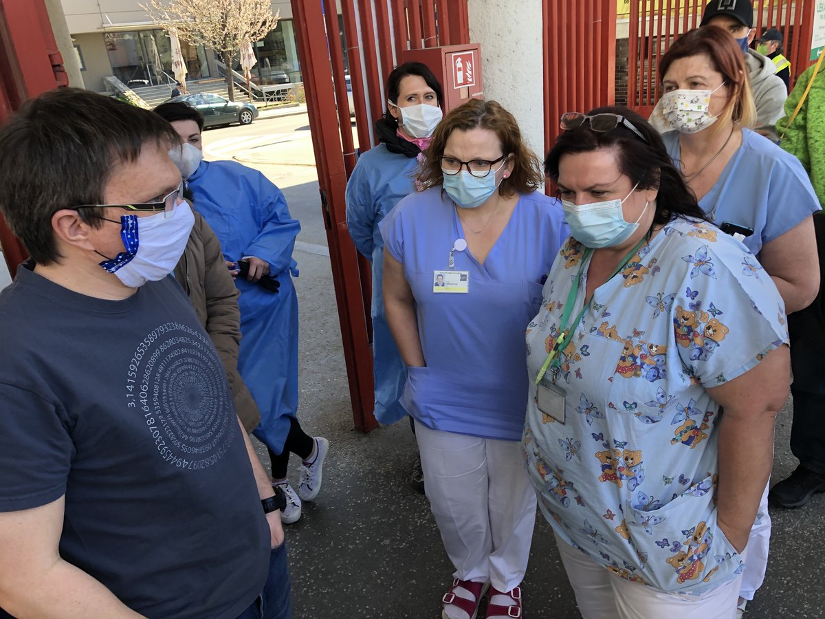 CEITEC (@ceitec_brno) on Twitter photo Luděk Žalud z výzkumné skupiny @CEITEC_RG2_2 dnes pomohl s instalací termovizní kamery v brněnské Dětské nemocnici <a href="/FNBrno/">FN Brno</a>, kterou vědci z <a href="/CEITEC_Brno/">CEITEC</a> @VUTvBrne zdarma zapůjčili do doby než je zajistí stát. #CEITECAgainstCOVID #CEITECScience #brnoregion Luděk Žalud z výzkumné skupiny @CEITEC_RG2_2 dnes pomohl s instalací termovizní kamery v brněnské Dětské nemocnici <a href="/FNBrno/">FN Brno</a>, kterou vědci z <a href="/CEITEC_Brno/">CEITEC</a> @VUTvBrne zdarma zapůjčili do doby než je zajistí stát. #CEITECAgainstCOVID #CEITECScience #brnoregion