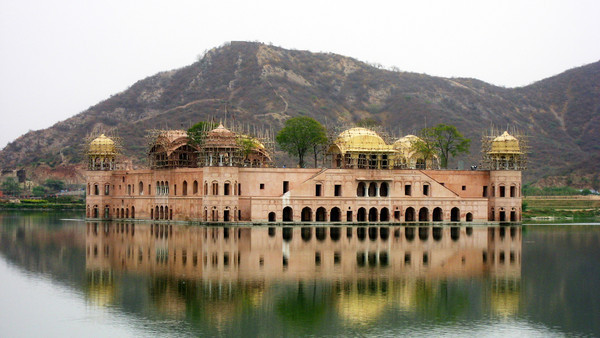 intoinside's tweet image. #architectureTuesday #jalmahal #india #nature #architecture