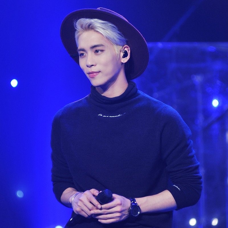 bngtawol's tweet photo. "dicen que el click se hace una vez en la vida y mi corazón lo hizo con el tuyo"

#HappyJonghyunDay
#4월의_종현이는_언제나_빛이나 
#종현아생일축하해 https://t.co/6SwOAa7RCz