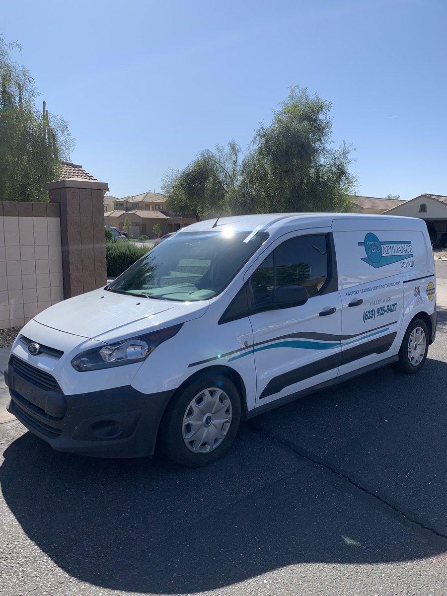 MikesWorx's tweet photo. We are open! Let us repair or replace your glass while you may have some downtime. Text or call today. 623-606-3671. #mikesagw #mikesautoglassBuckeye #mikesautoglassworx #autoglass #BuckeyeAZ https://t.co/Fovq77y9iM