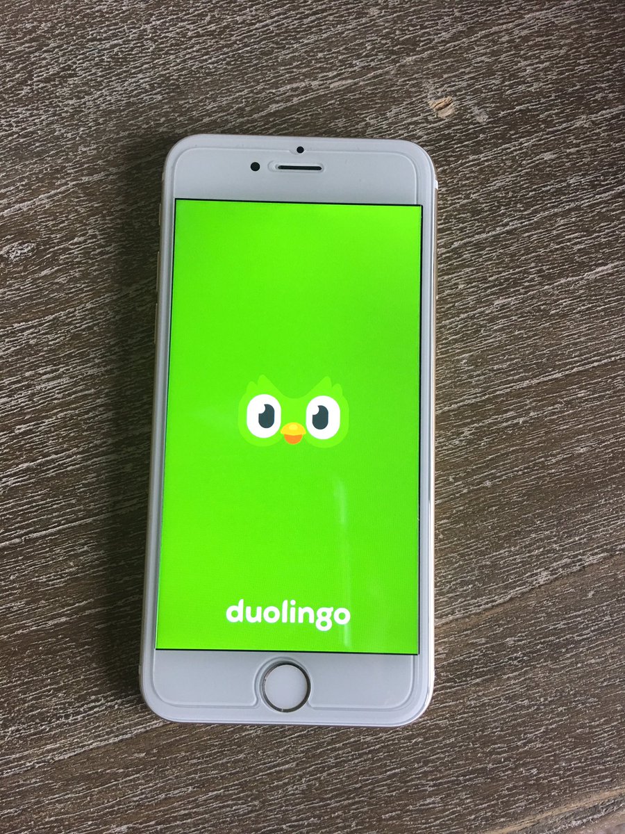 3fsLifestyle's tweet photo. Too much time on your hands? ⏰
Check out @duolingo 💚 a language learning app! 3FS use this app an hour each day. Hayden learns Spanish🇪🇸 and Meren and Winnie both learn French🇫🇷. Hope everyone is safe and well! 
•
📸: @merenpatton 
#Duolingo #coronavirus #StayHome https://t.co/HlwEDzNnF4