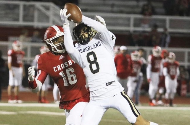 VYPEsetx's tweet photo. RECRUIT SCOOP: @kyndonfuselier, @Nederland_FB

VYPE caught up with Kyndon Fuselier during this quarantine period to see what his plans are for 2020 and what's new with the Bulldogs.

READ: https://t.co/dQNOBKoIym https://t.co/HH6U5eM1Nc