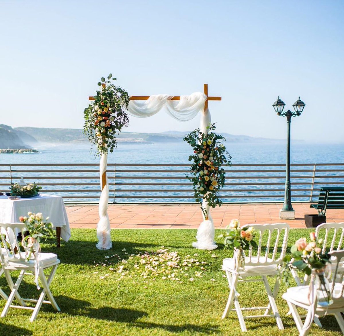 ArtFlowersPT's tweet photo. Wedding Arch and Ceremony Decor 👰💐
Свадебный Декор в Португалии 🌿
https://t.co/rcs5E45GRG
#weddingdecor #weddingdecoratorlisbon #weddingdecorations #weddingdecorportugal #decoraçãodecasamento #casamento #floresdecasamento #floristalisboa #floristaalgarve #weddingdecoration https://t.co/hUQNhNOVj3