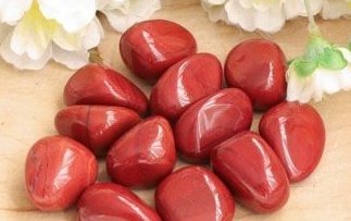ʀᴇᴅ ᴊᴀsᴘᴇʀRed Jasper stimulates gently and steadily, enhancing stamina and endurance, and increasing the amount of life force in one's aura. It is a stone of endurance, perseverance and tenacity, and shields against others' negativity.