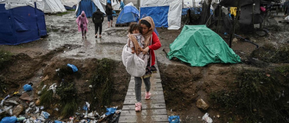 Het Hoornbeeck College Rotterdam wil, ondanks de crisis, om blijven zien naar onze medemens in nood. Dit jaar zamelen we geld in voor de bewoners van kamp Moria te Lesbos. Doe je ook mee? Hierbij de link: doneeractie.nl/hoornbeeck-rot…