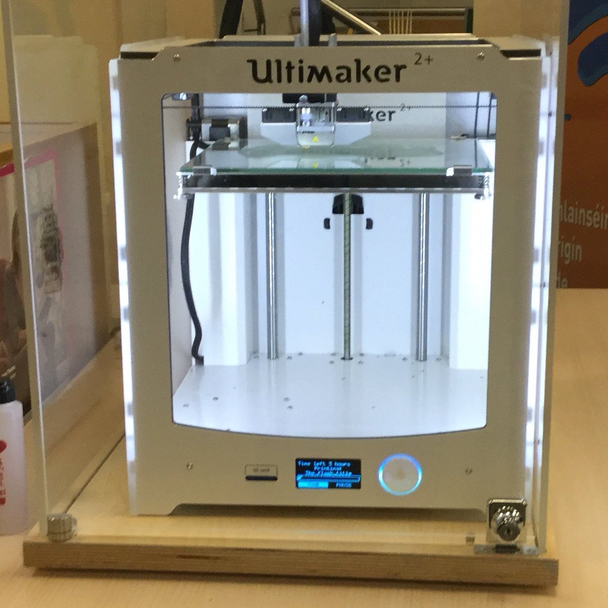 LibrariesIre's tweet image. Thanks @rtenews for highlighting how libraries across the country are donating 3D printers to help produce equipment for the #COVID19 effort. 👏

#ItsInOurHands #FlattenTheCurve