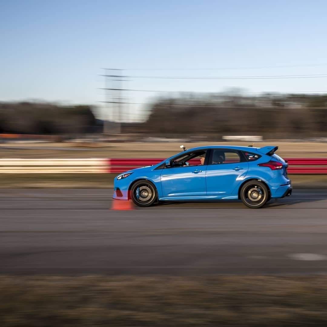 steedaautosport's tweet photo. Turnin' Up The Boost With Zach S. on #TurboTuesday and his killer #NitrousBlue #FordFocus #RSChallenge 

#FocusRS Parts --> https://t.co/WPI5C2sEeJ

#steeda #teamsteeda #steedaperformancevehicles #ford #fordperformance #turbo #ecoboost #awd #driftmode #autocross #roadracing https://t.co/vb5H1taEPL