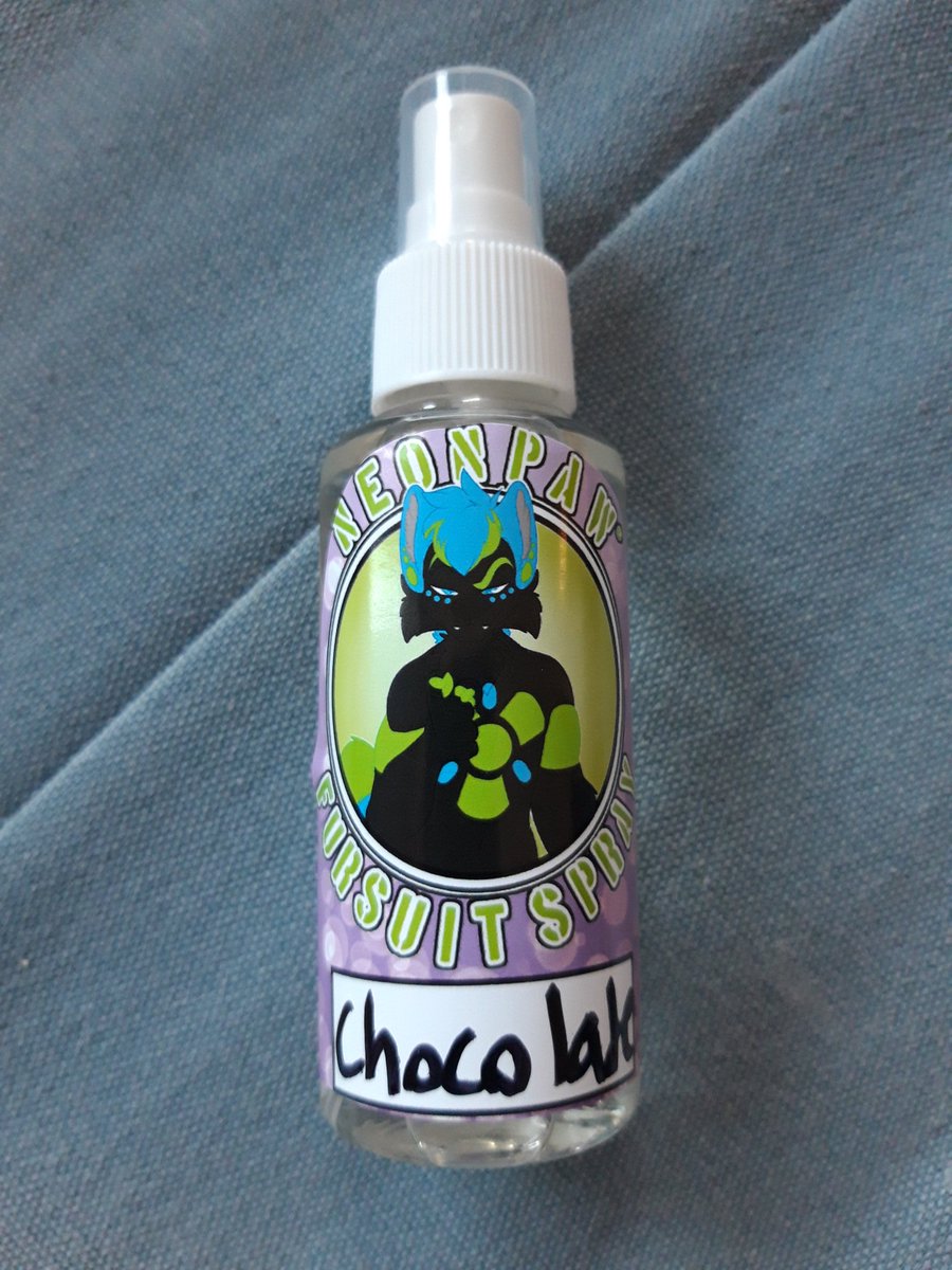 RealGamerKitten's tweet photo. Now I have a good spray to my fursuit head and to anything I like! And it smells like Chocolate! Thanks to my brother (@RaverNeonlight) who made it! ❤️ https://t.co/Ik4WquMwrJ