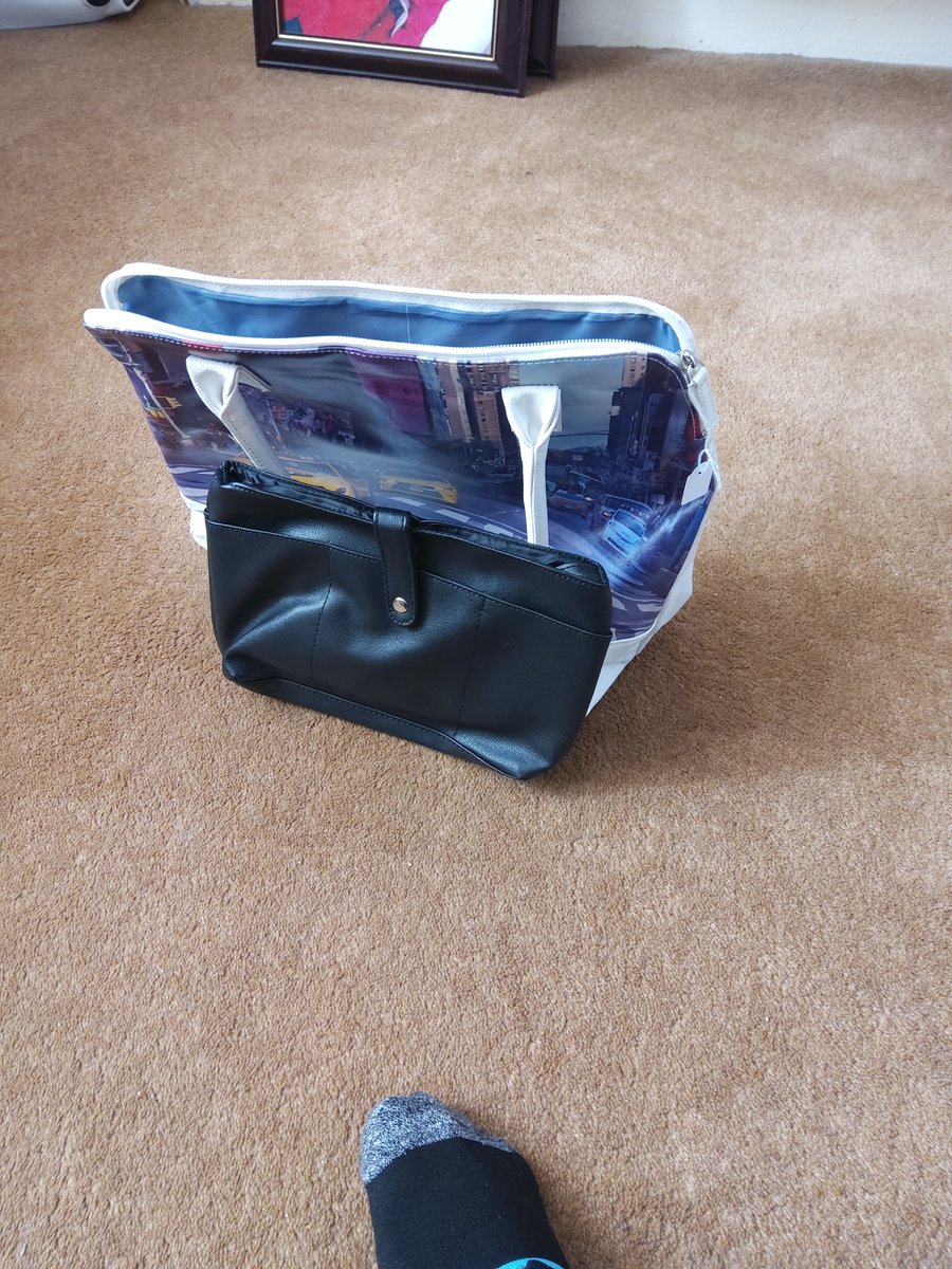 StoreEdwards's tweet image. Hand bag £16