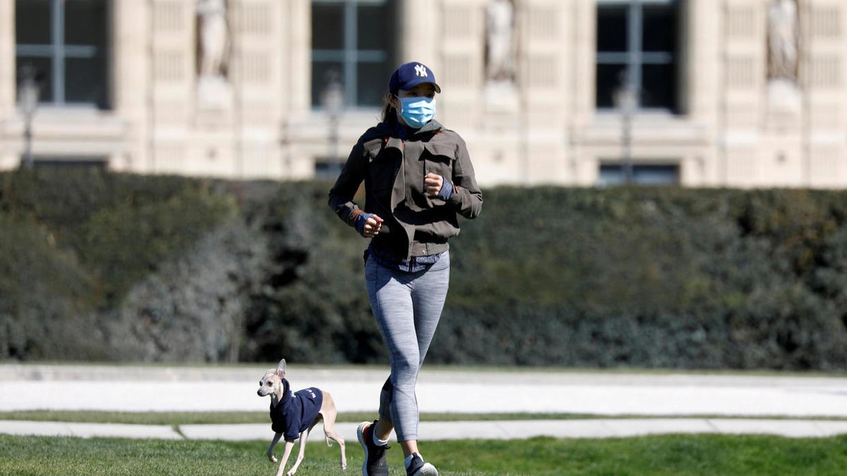 FRANCE24's tweet photo. Paris bans daytime jogging in bid to slow spread of coronavirus https://t.co/p5RYlI2PEX https://t.co/G6uzA66ZdB