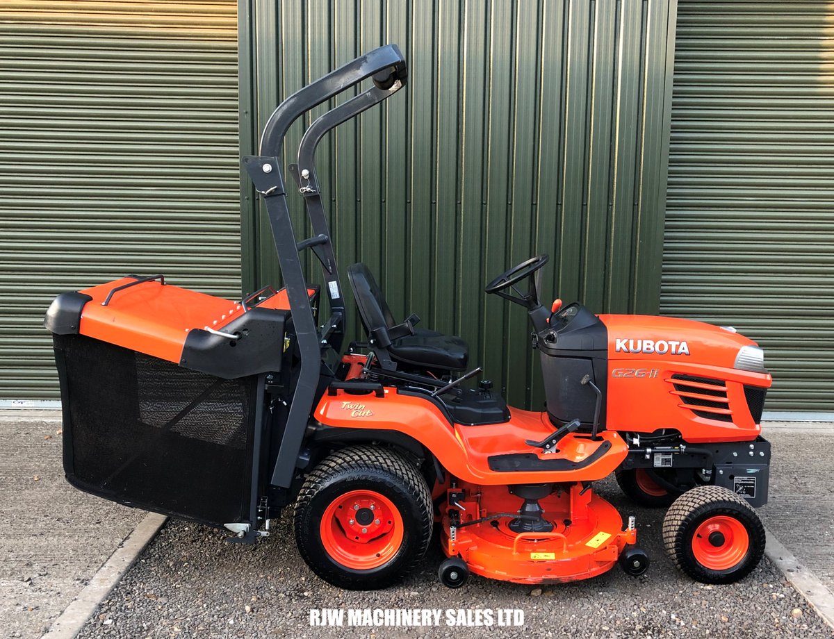 Kubota G26-II ride on mower, 2016 - 206 hrs, 26hp Kubota diesel engine, HST, PAS, ROPS, 54" direct collect deck, cutting height from 1" to 4", 560 litre low dump grass collector. 🔥🔥 £8750 + VAT 🔥🔥
Call today on 01480 213322 or 07894394753 
#kubota #rideonmower