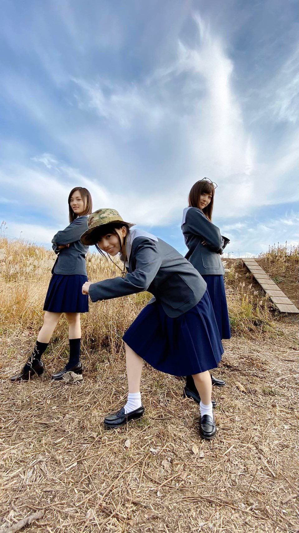 乃木坂46 映像研　サイン色紙 齋藤飛鳥　梅澤美波　山下美月 齋藤飛鳥＆山下美月＆梅澤美波のコラボグラビアも、『映像研には
