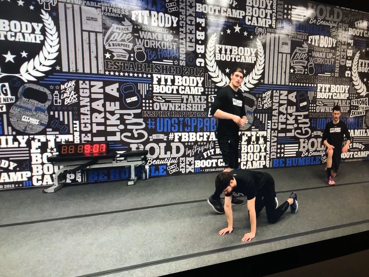 REFlaugher's tweet photo. Was a little unmotivated to get it done today until I saw @Marquise812 in action! Thanks for the motivation! #Hilltoppers #FBBCStrong #FitLeaders #UNITY @ECGlassFB https://t.co/2oPp0qaJIP
